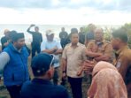 Warga-Desa-Lebani-Protes-Penggunaan-Jalan-Umum-oleh-Tambang-DPRD-Sulbar-Lakukan-Peninjauan-22-April-2025-2-1024x768
