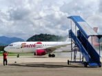 pesawat Batik Air di bandara Tampa Padang Mamuju